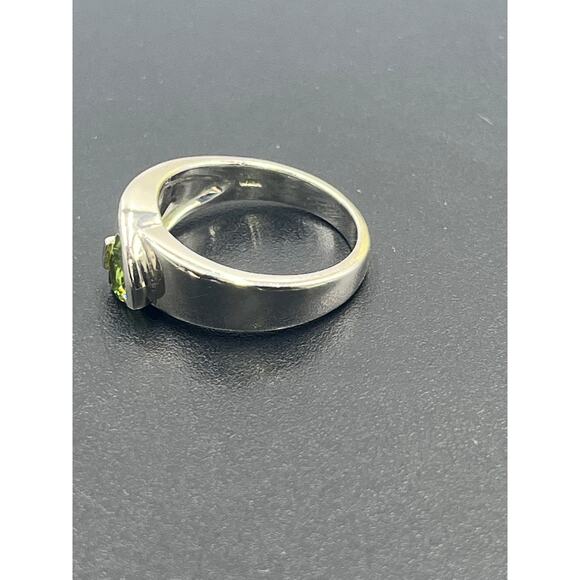 Sterling Silver 925 Trillion Cut Prong Set Peridot Solitaire Modern Ring Sz 7.5 - Picture 9 of 10